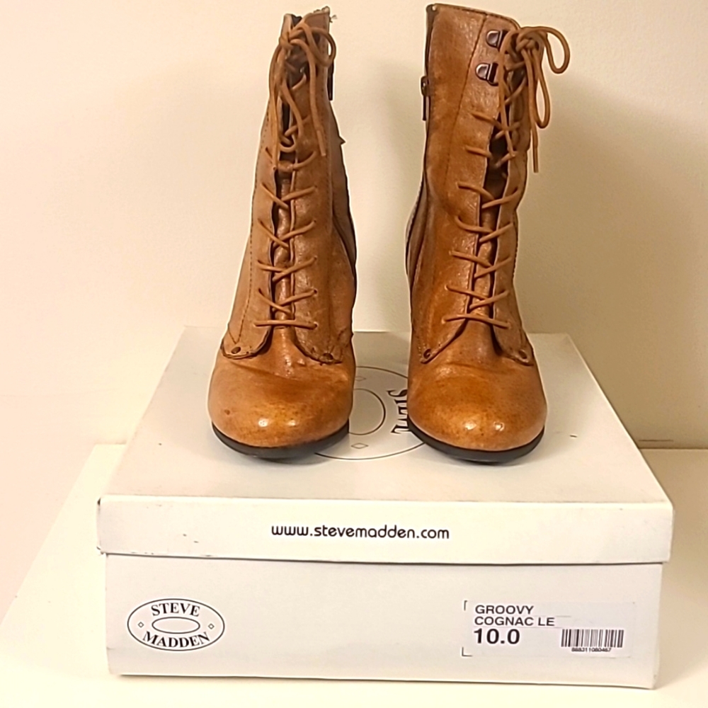 Leather brown boots with heal